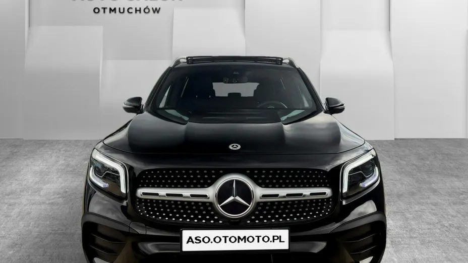 MERCEDES-BENZ GLB -