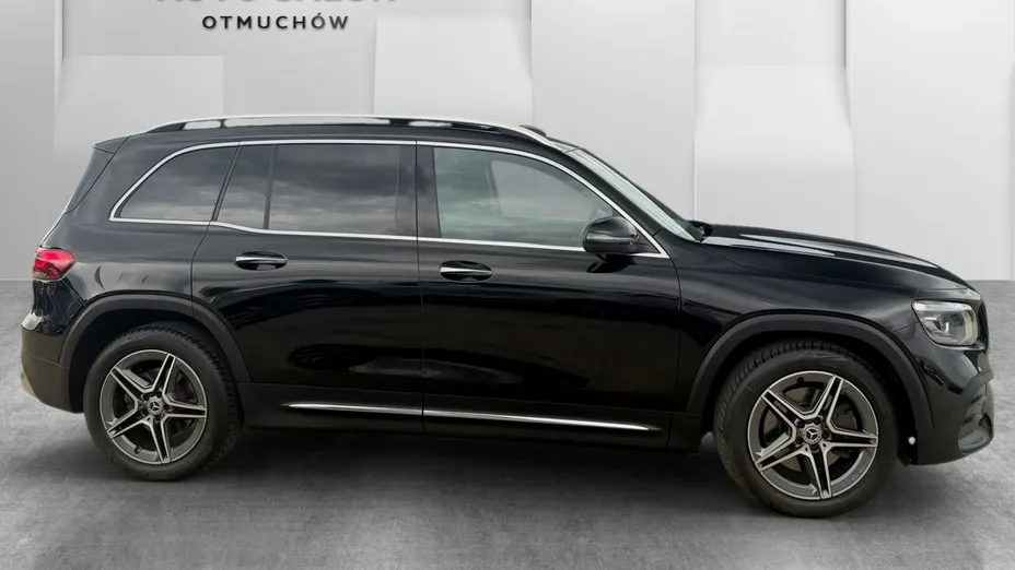 MERCEDES-BENZ GLB -