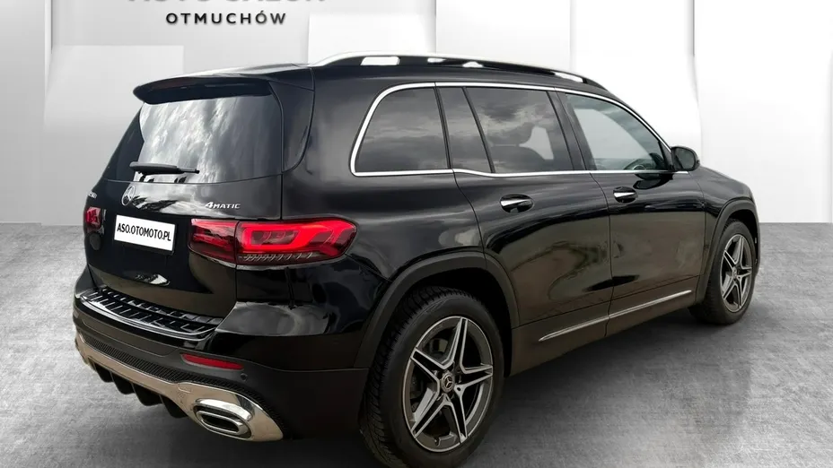 MERCEDES-BENZ GLB -