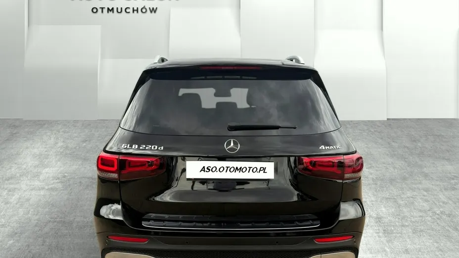 MERCEDES-BENZ GLB -