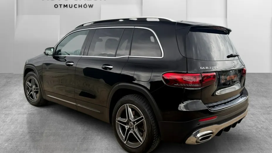 MERCEDES-BENZ GLB -