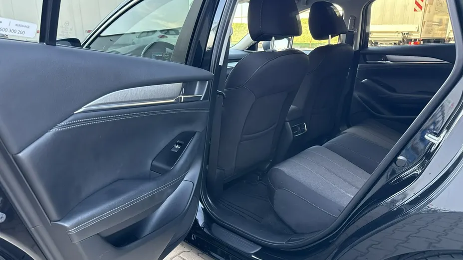 MAZDA 6 -
