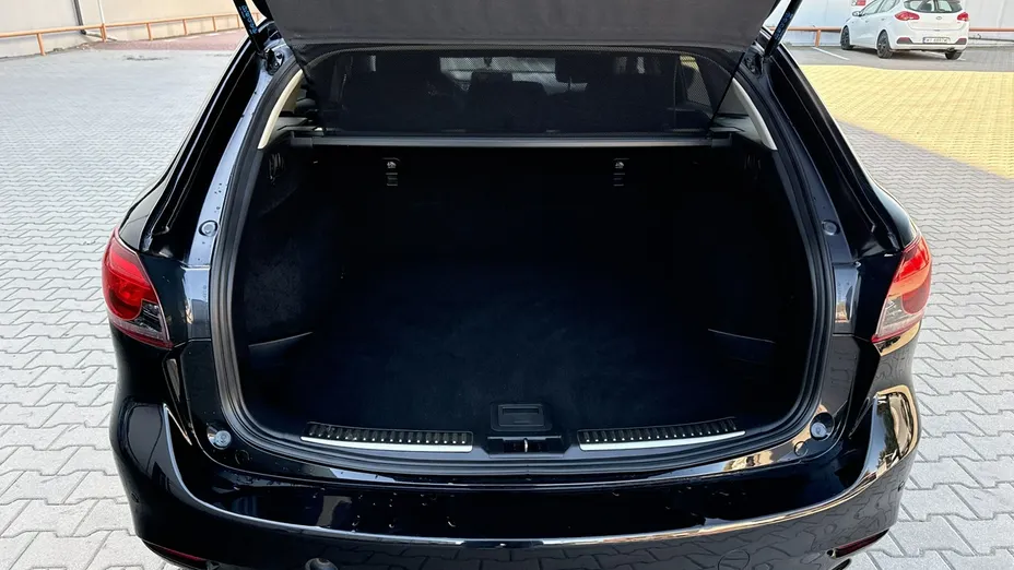 MAZDA 6 -