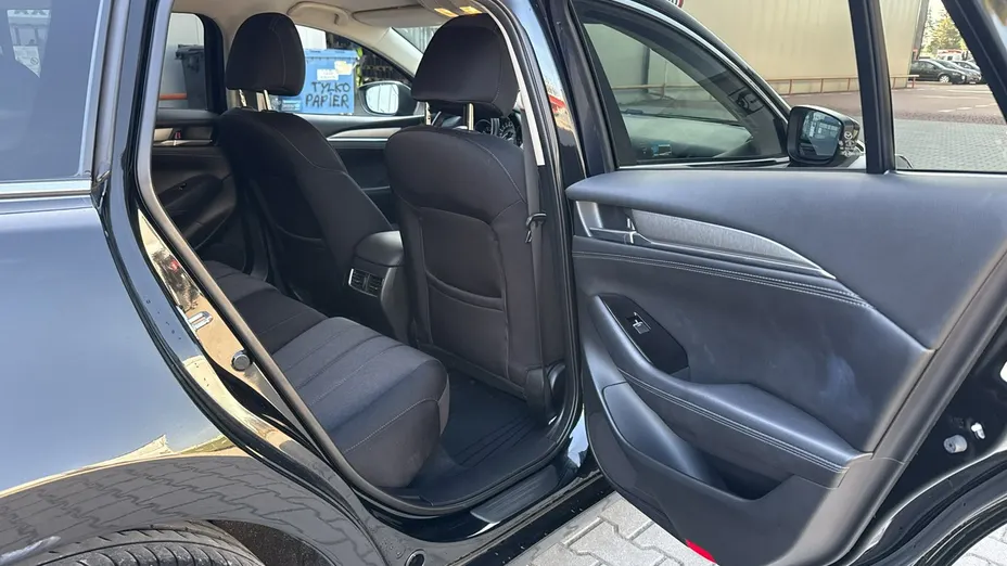 MAZDA 6 -