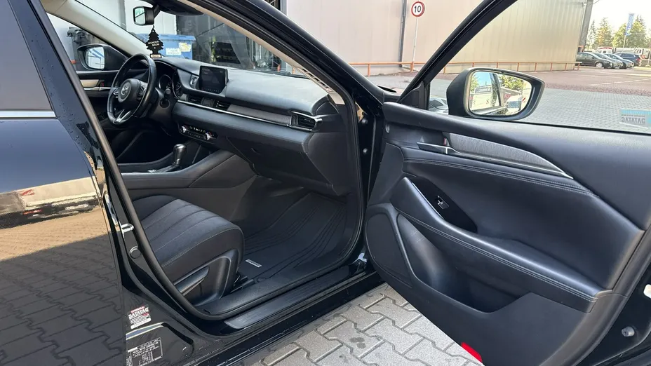 MAZDA 6 -