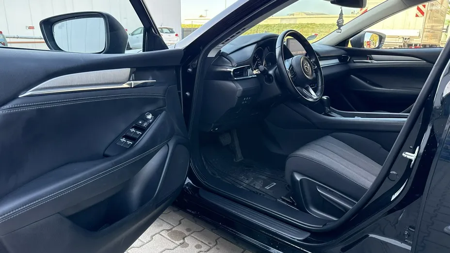 MAZDA 6 -