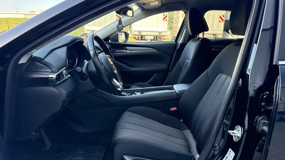 MAZDA 6 -