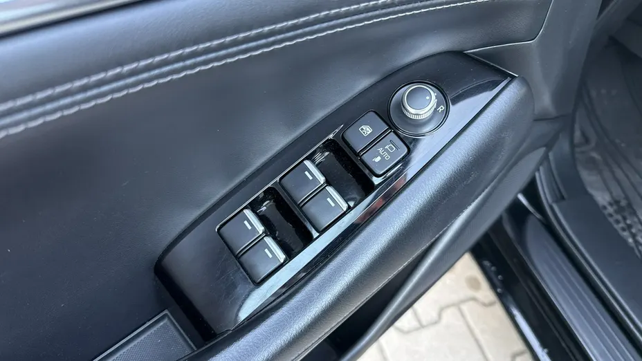 MAZDA 6 -