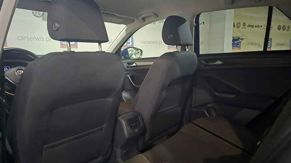 VOLKSWAGEN T-ROC -