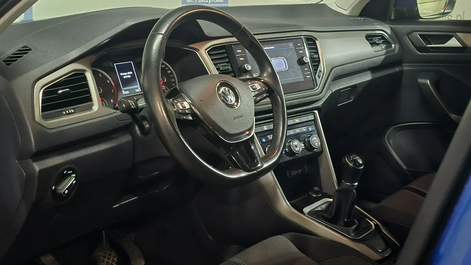 VOLKSWAGEN T-ROC -