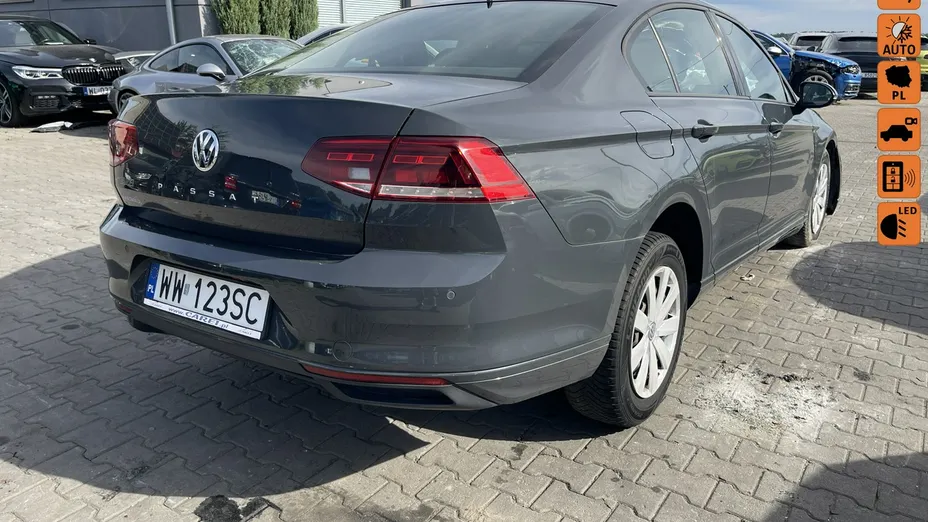 VOLKSWAGEN Passat -