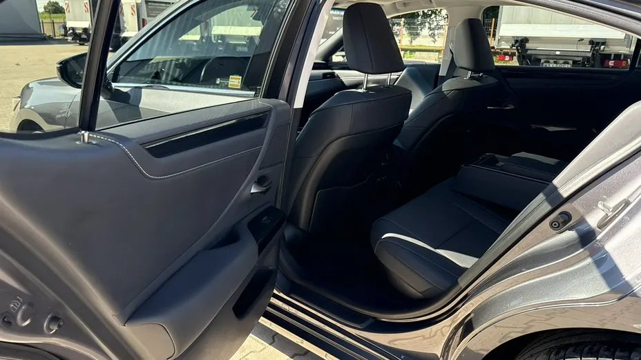 LEXUS ES -