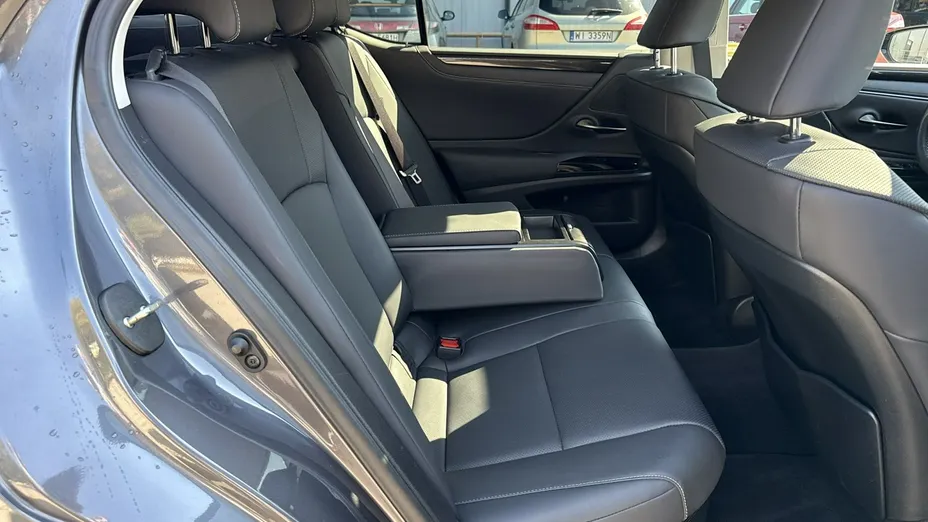 LEXUS ES -