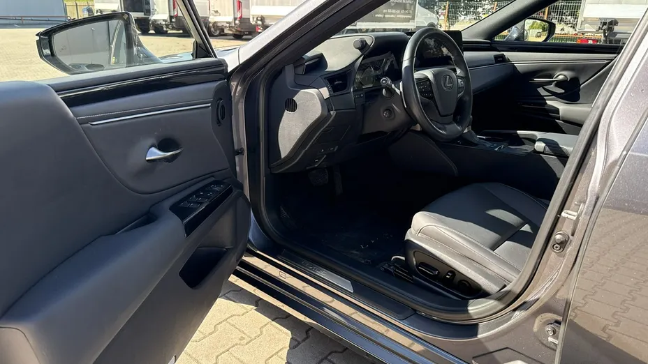 LEXUS ES -