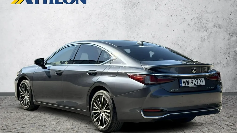 LEXUS ES -