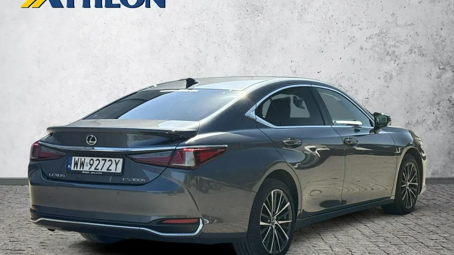 LEXUS ES -