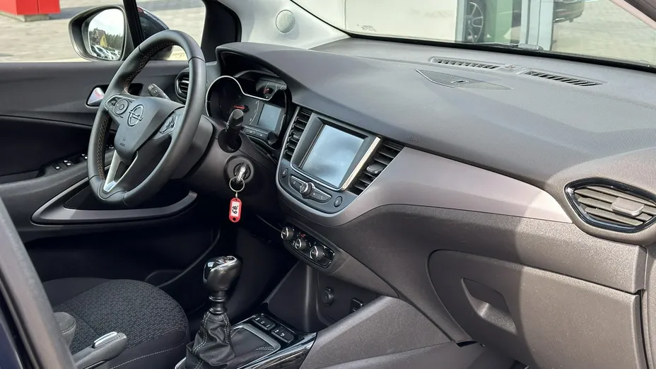 OPEL Crossland X -