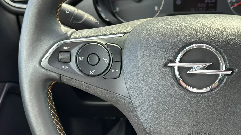 OPEL Crossland X -