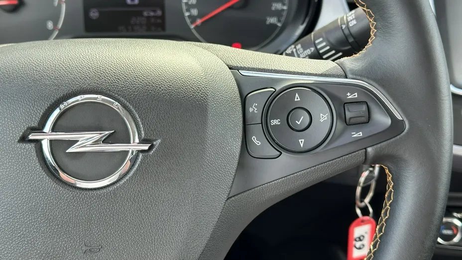 OPEL Crossland X -