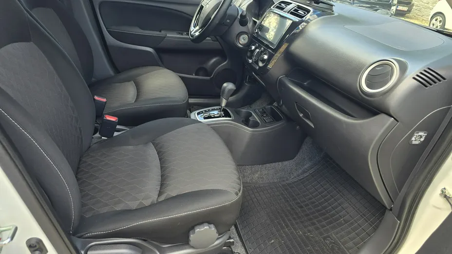 MITSUBISHI Space Star -