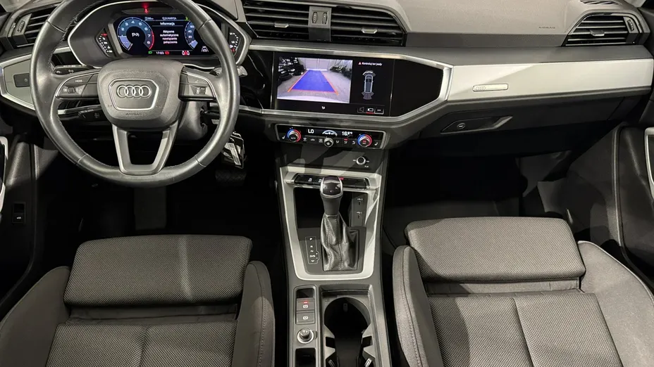 AUDI Q3 -
