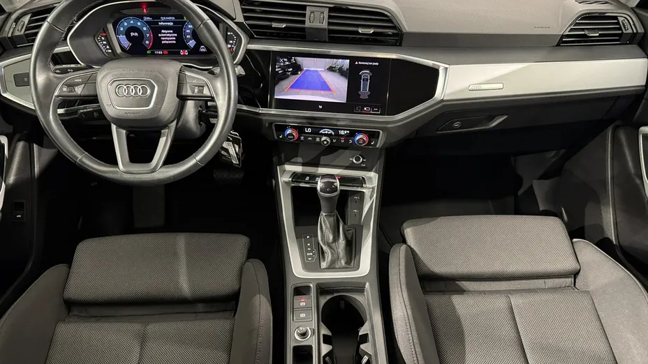 AUDI Q3 -