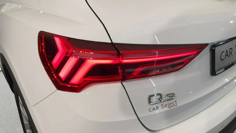 AUDI Q3 -