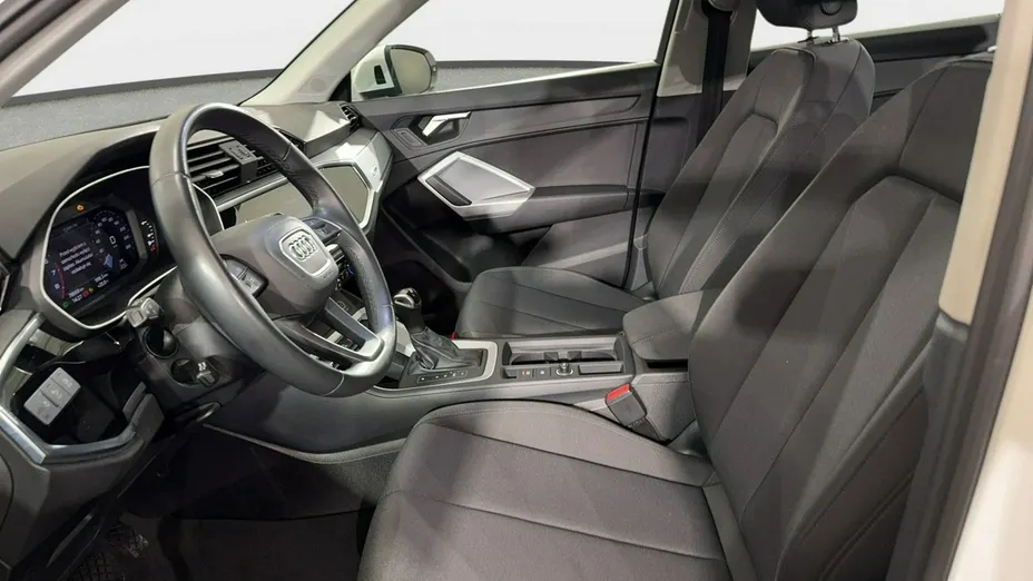 AUDI Q3 -