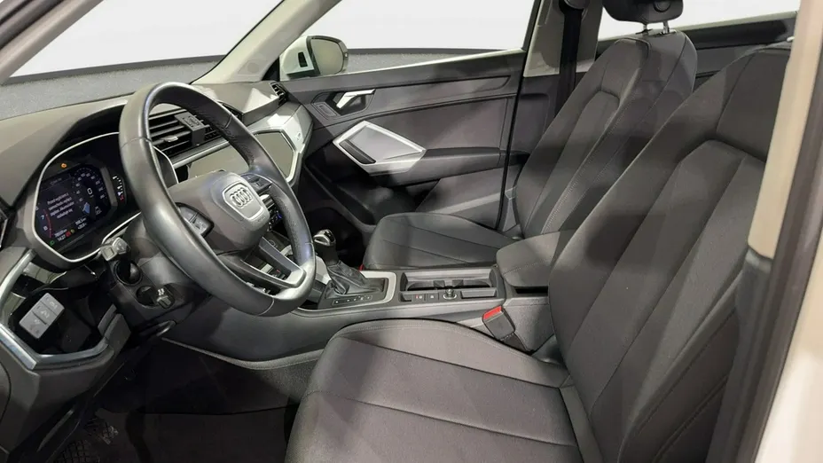 AUDI Q3 -