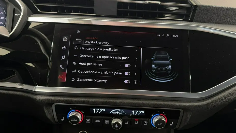 AUDI Q3 -