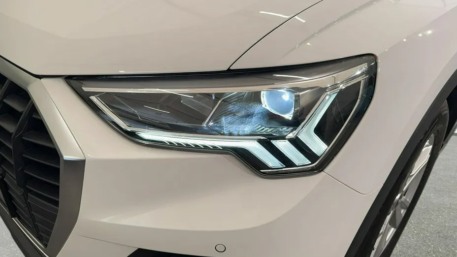 AUDI Q3 -