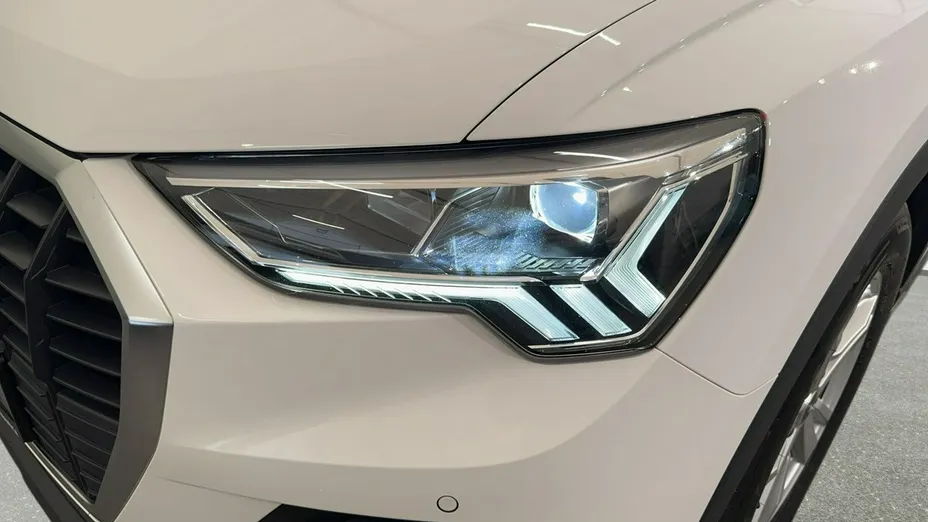 AUDI Q3 -
