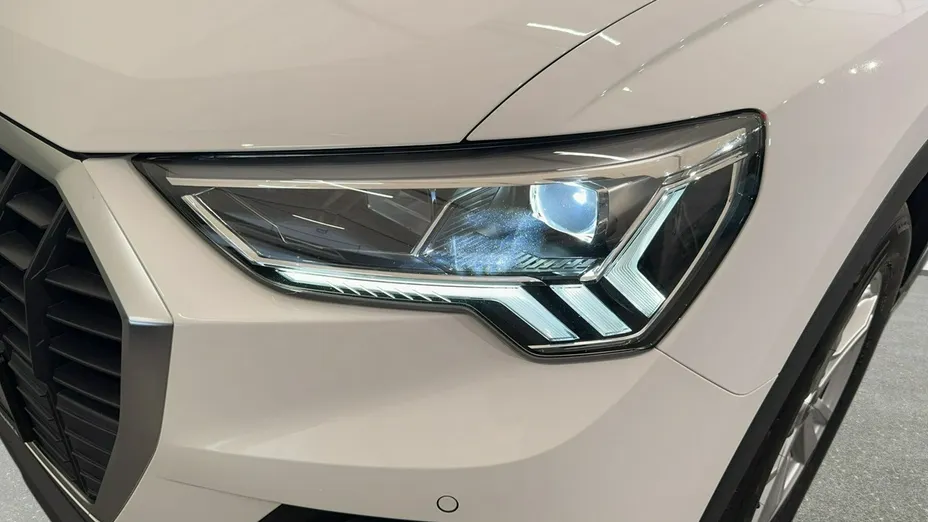 AUDI Q3 -