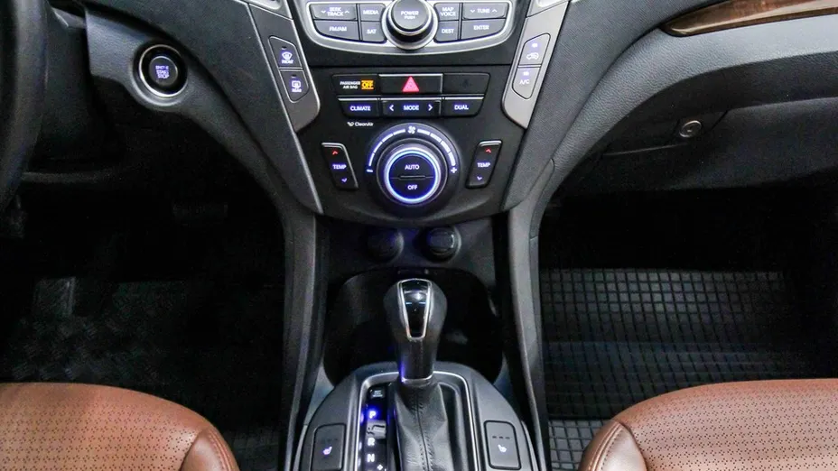 HYUNDAI Santa Fe -