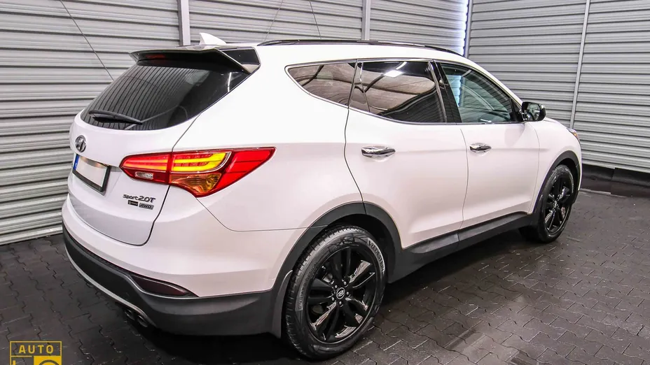 HYUNDAI Santa Fe -