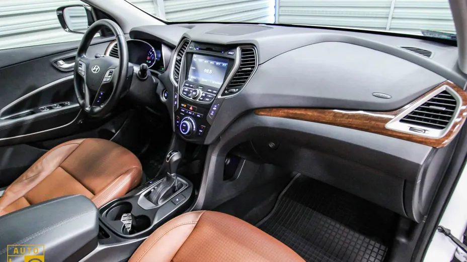 HYUNDAI Santa Fe -