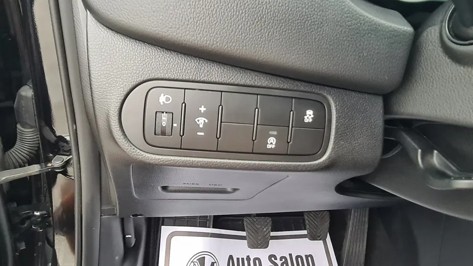 KIA Carens -