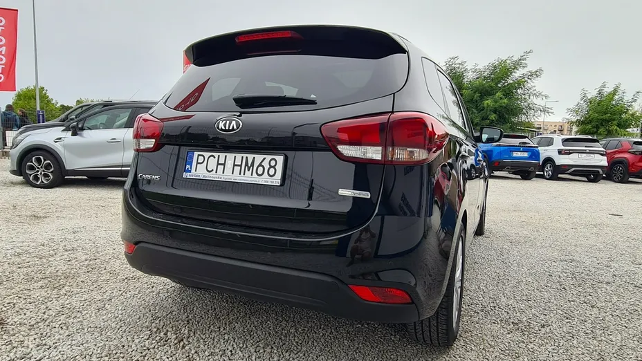 KIA Carens -