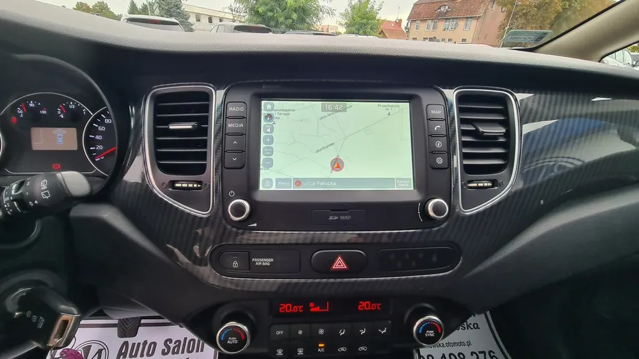 KIA Carens -