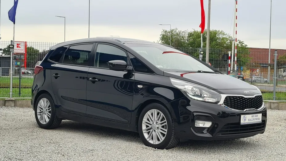 KIA Carens -