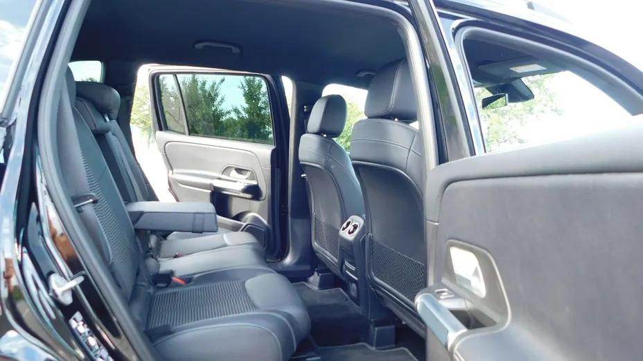 MERCEDES-BENZ GLB -