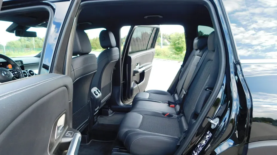 MERCEDES-BENZ GLB -