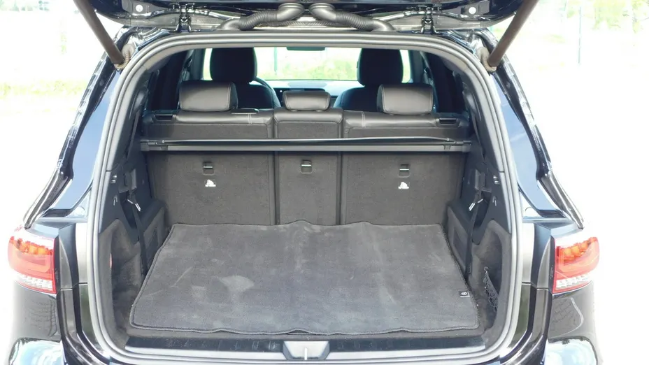 MERCEDES-BENZ GLB -