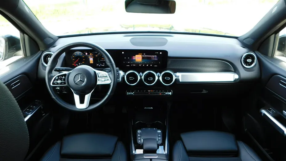 MERCEDES-BENZ GLB -