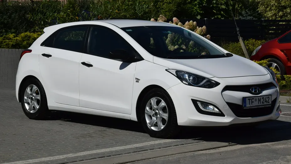HYUNDAI i30 -