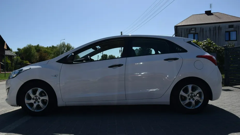 HYUNDAI i30 -