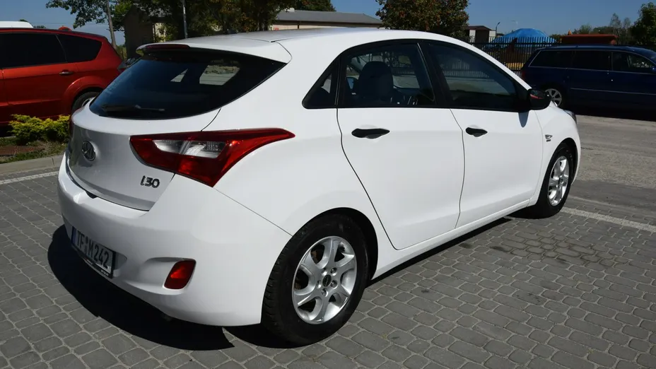 HYUNDAI i30 -