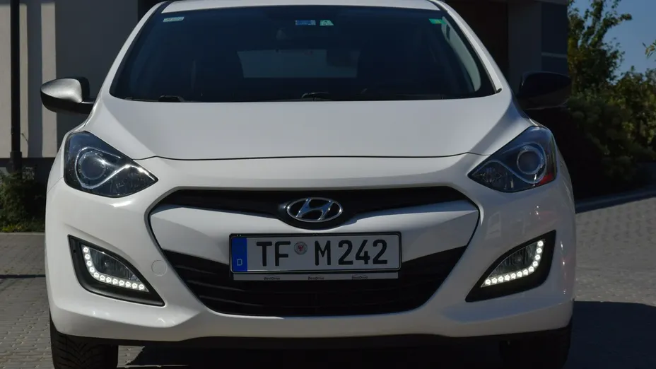 HYUNDAI i30 -