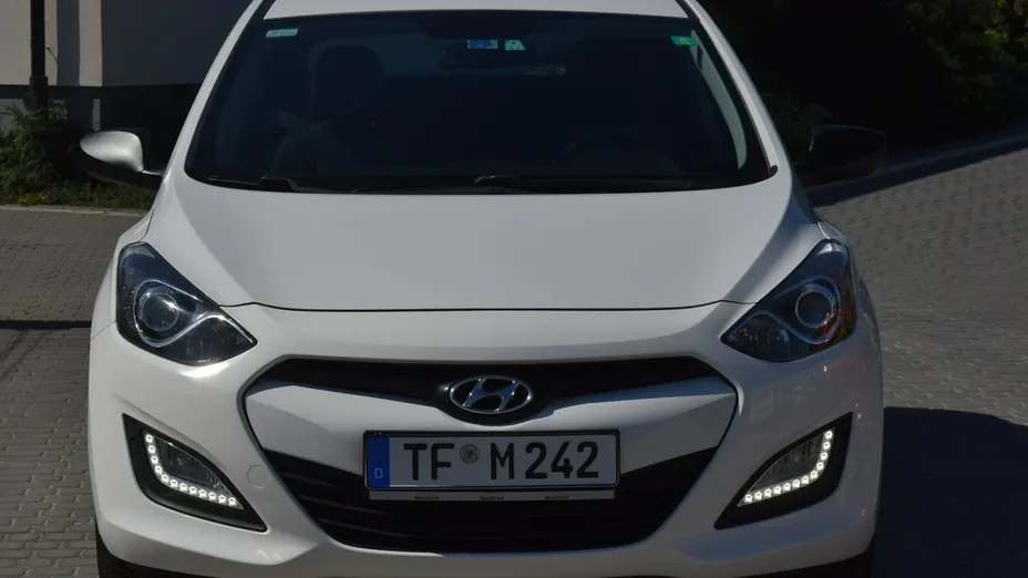 HYUNDAI i30 -