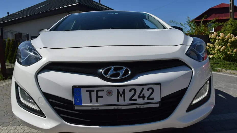 HYUNDAI i30 -